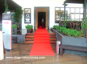 RENTA DE SALAS LOUNGE Y ALQUILER DE PODIUMS